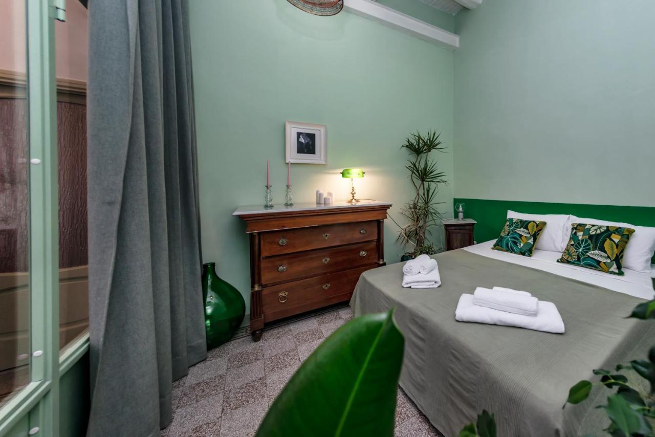 Charming Apartment With Balcony In The Historic Center نابولي المظهر الخارجي الصورة