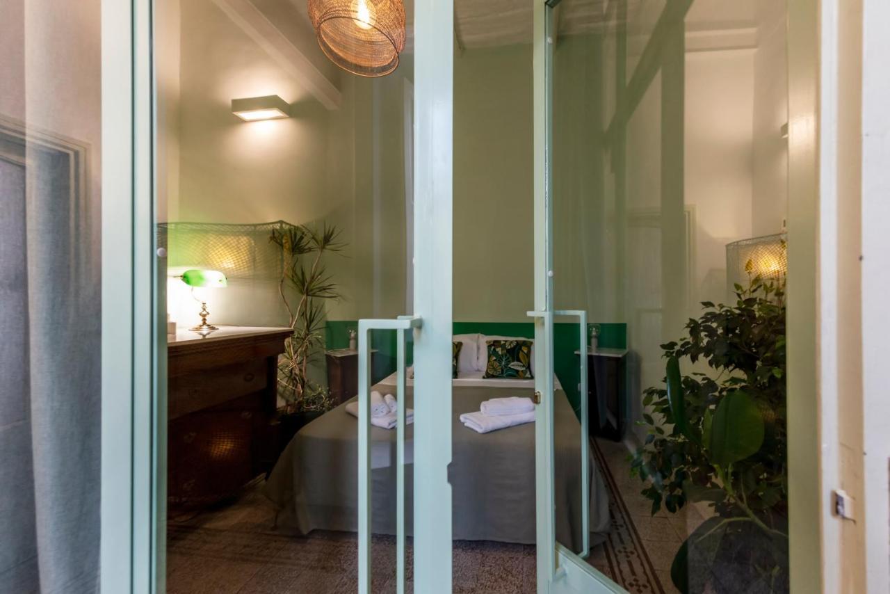 Charming Apartment With Balcony In The Historic Center نابولي المظهر الخارجي الصورة