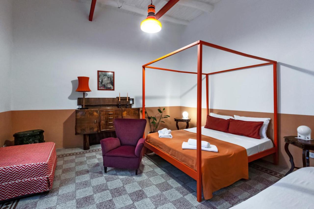 Charming Apartment With Balcony In The Historic Center نابولي المظهر الخارجي الصورة