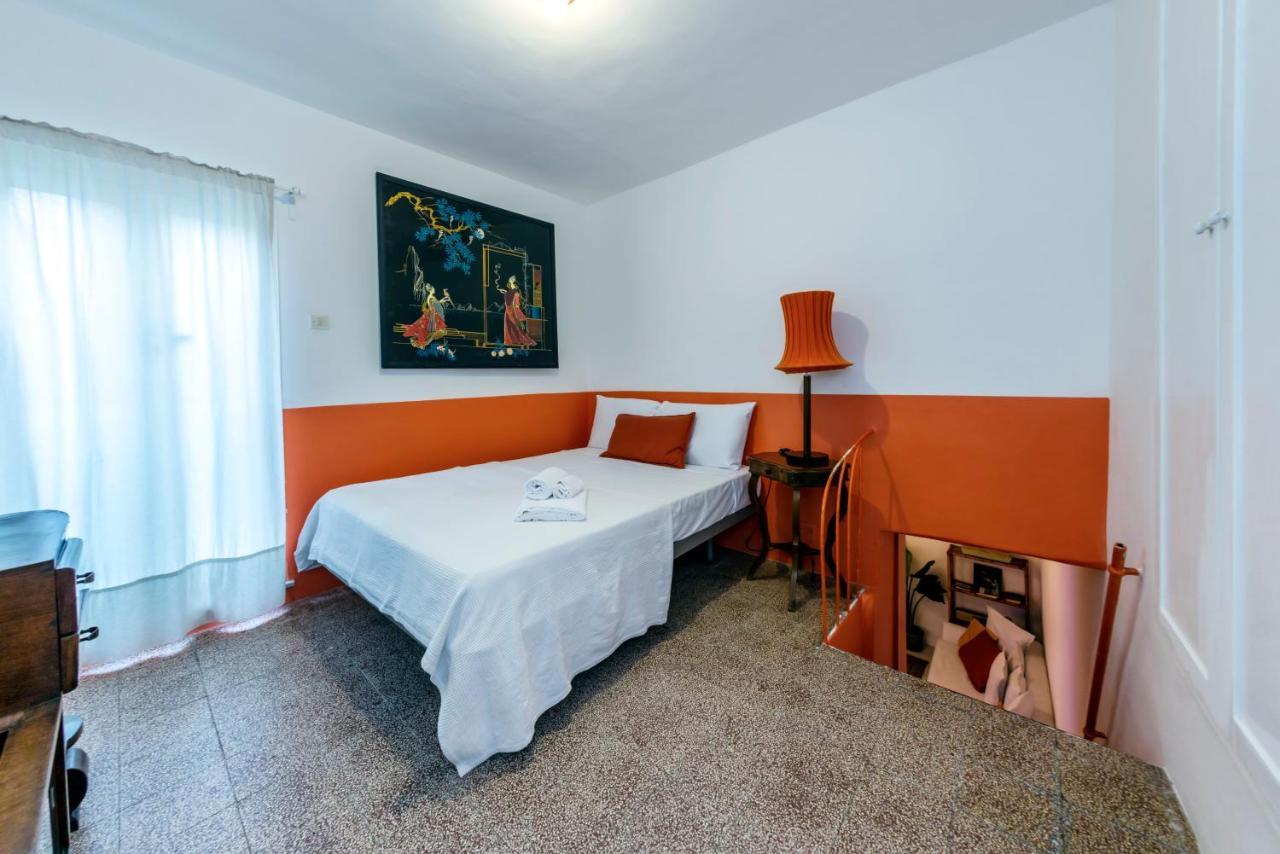 Charming Apartment With Balcony In The Historic Center نابولي المظهر الخارجي الصورة