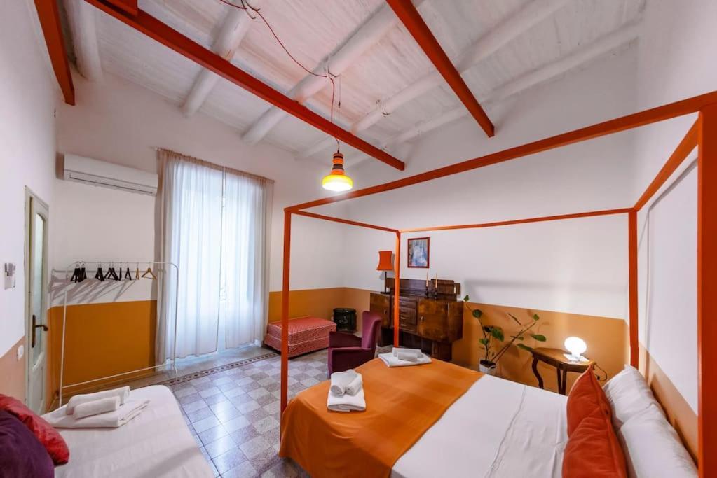 Charming Apartment With Balcony In The Historic Center نابولي المظهر الخارجي الصورة