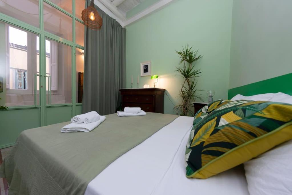 Charming Apartment With Balcony In The Historic Center نابولي المظهر الخارجي الصورة